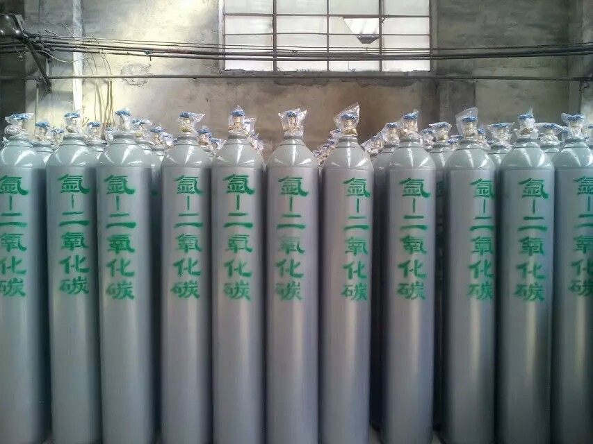 Seamless steel gas cylinder