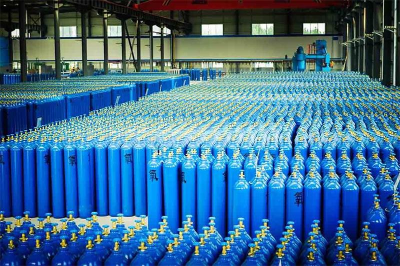 Seamless steel gas cylinder